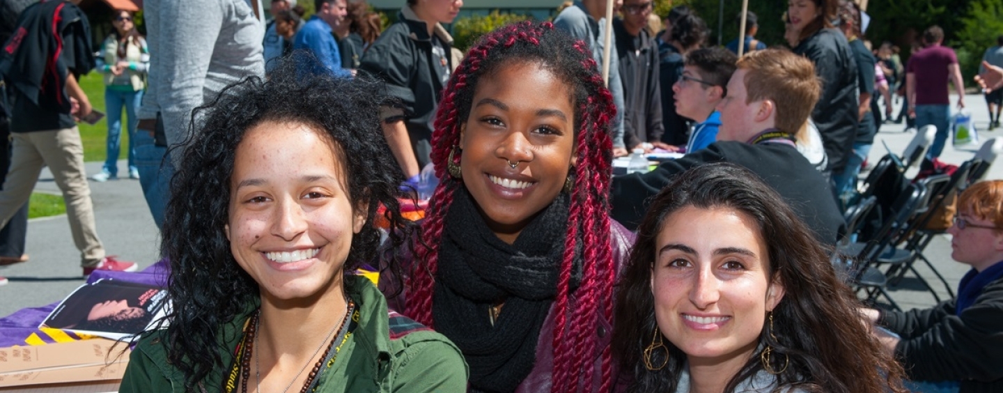 SFSU students on campus for Discover SFSU event
